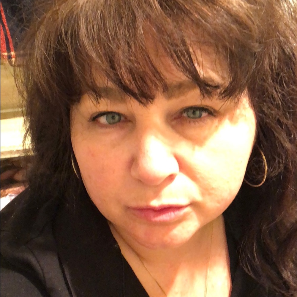 Meet your Posher, Angela